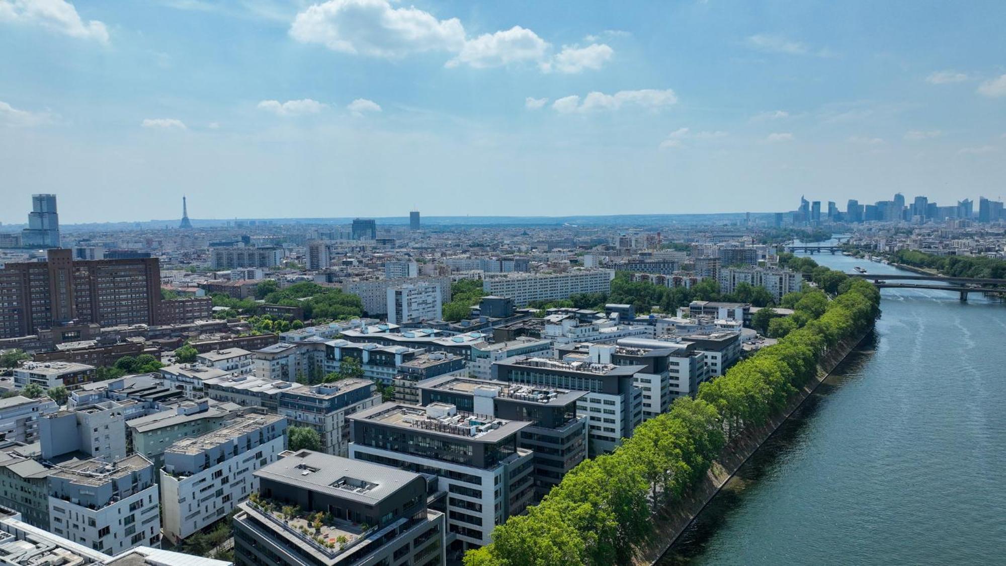 Voco Paris - Porte De Clichy By Ihg Bagian luar foto